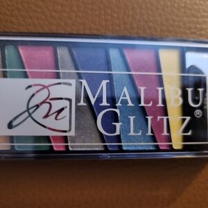 Malibu Glitz Vibrant Eyeshadow Palette